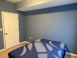 3 bedrooms - this is very basic. (Jacksonville)