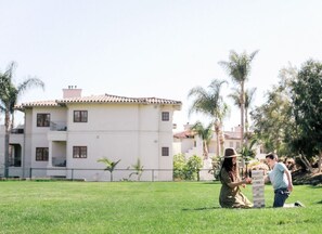 Property grounds - 1200 sq ft luxur studio 1 bedroom condo, full kitchen, 1 private balconies, (Carlsbad)