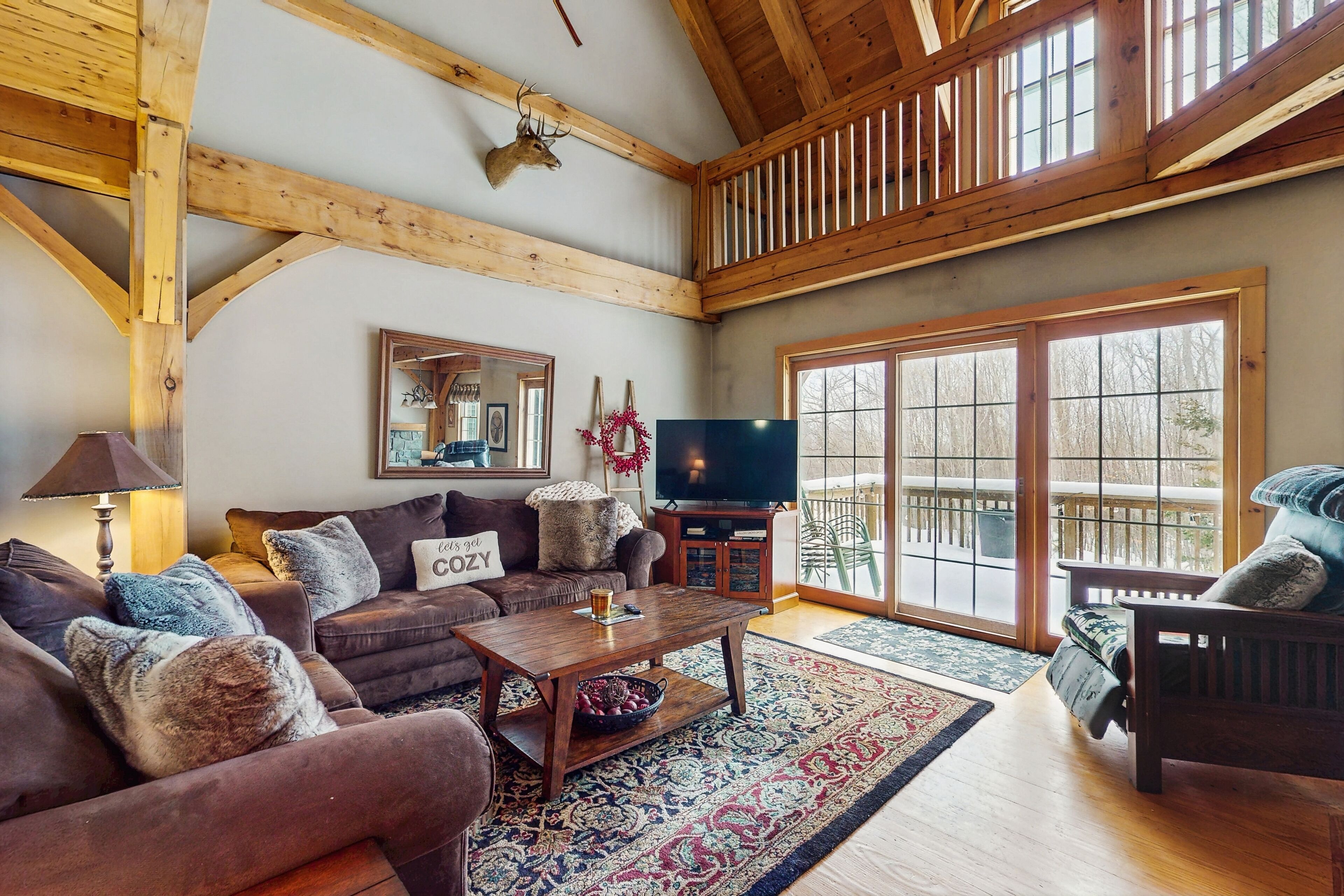 Televisión, chimenea y futbolito 