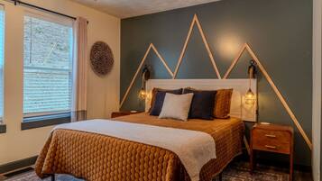 2 bedrooms, desk, iron/ironing board, WiFi