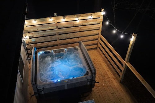 The Mountain Magnolia *Hot tub on private deck*