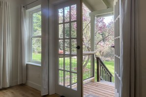 Interior - Serene, renovated  home on 3 acres - close to hiking trails, redwoods, & beach (Arcata)