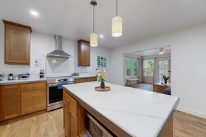 Fridge, microwave, oven, stovetop - Serene, renovated  home on 3 acres - close to hiking trails, redwoods, & beach (Arcata)