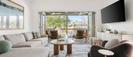 Televisión y oficina