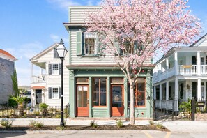 Exterior - Brand New, Chic 5 Bed Rental with Porch, Walkable (Charleston)