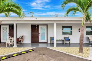 Terrace/patio - The Cozy Cove II 3 min to the beach (Bradenton)