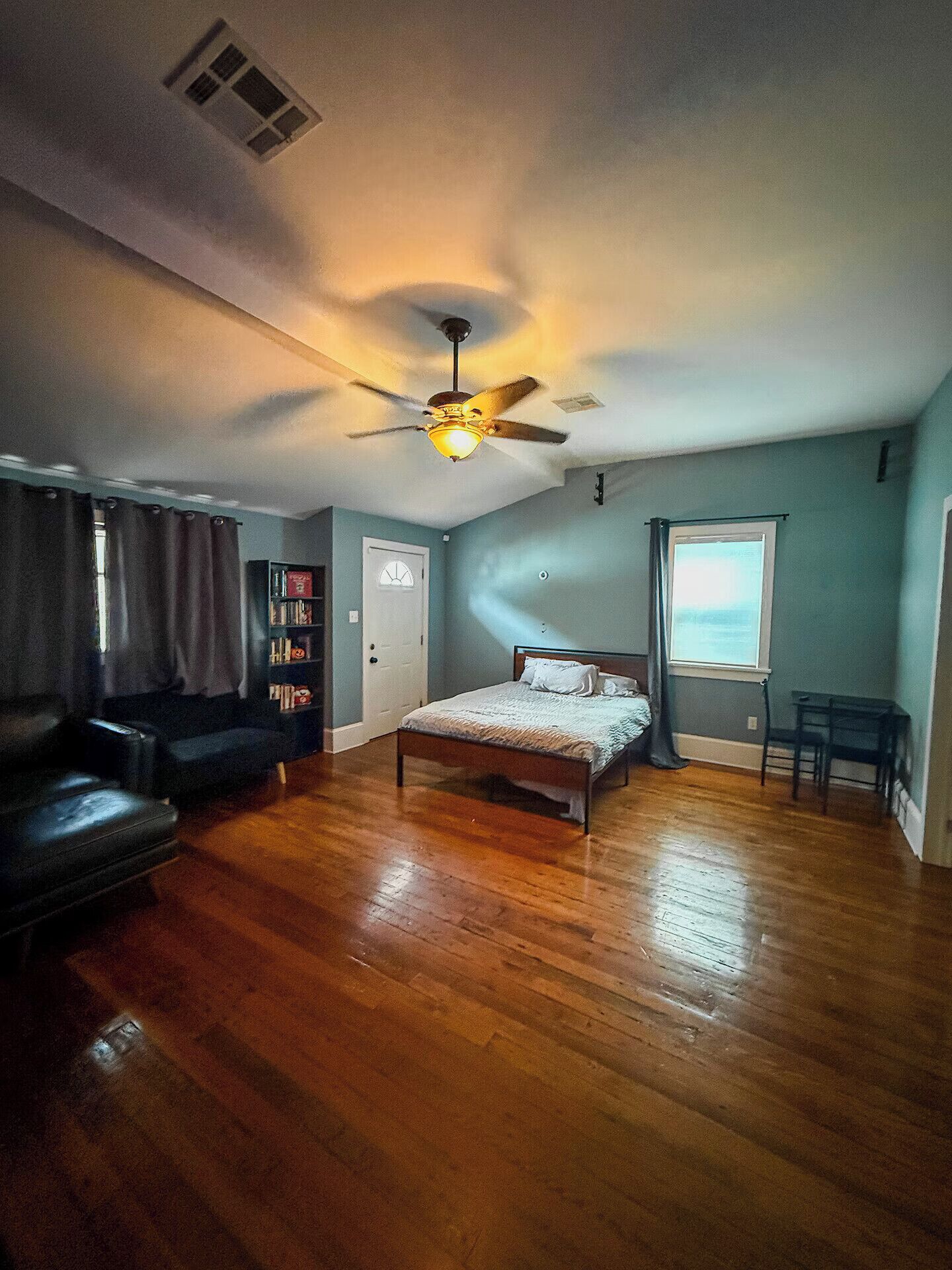 1 室のベッドルーム、WiFi、ベッドシーツ