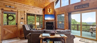 Stunning cabin with views in cozy Bostic