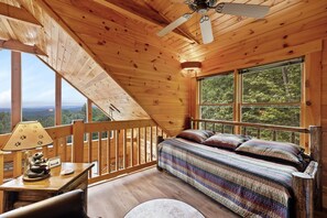 2 bedrooms, iron/ironing board, internet, bed sheets