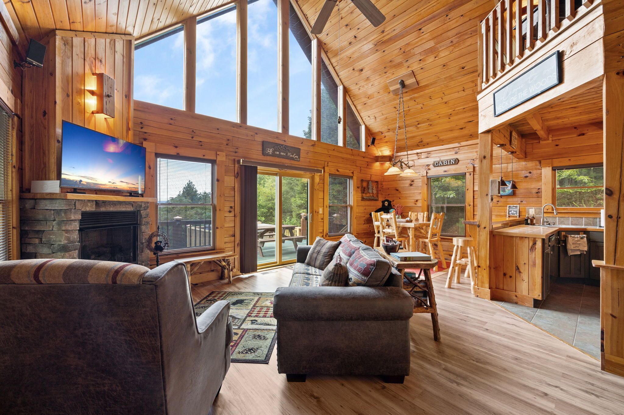 Télévision, cheminée