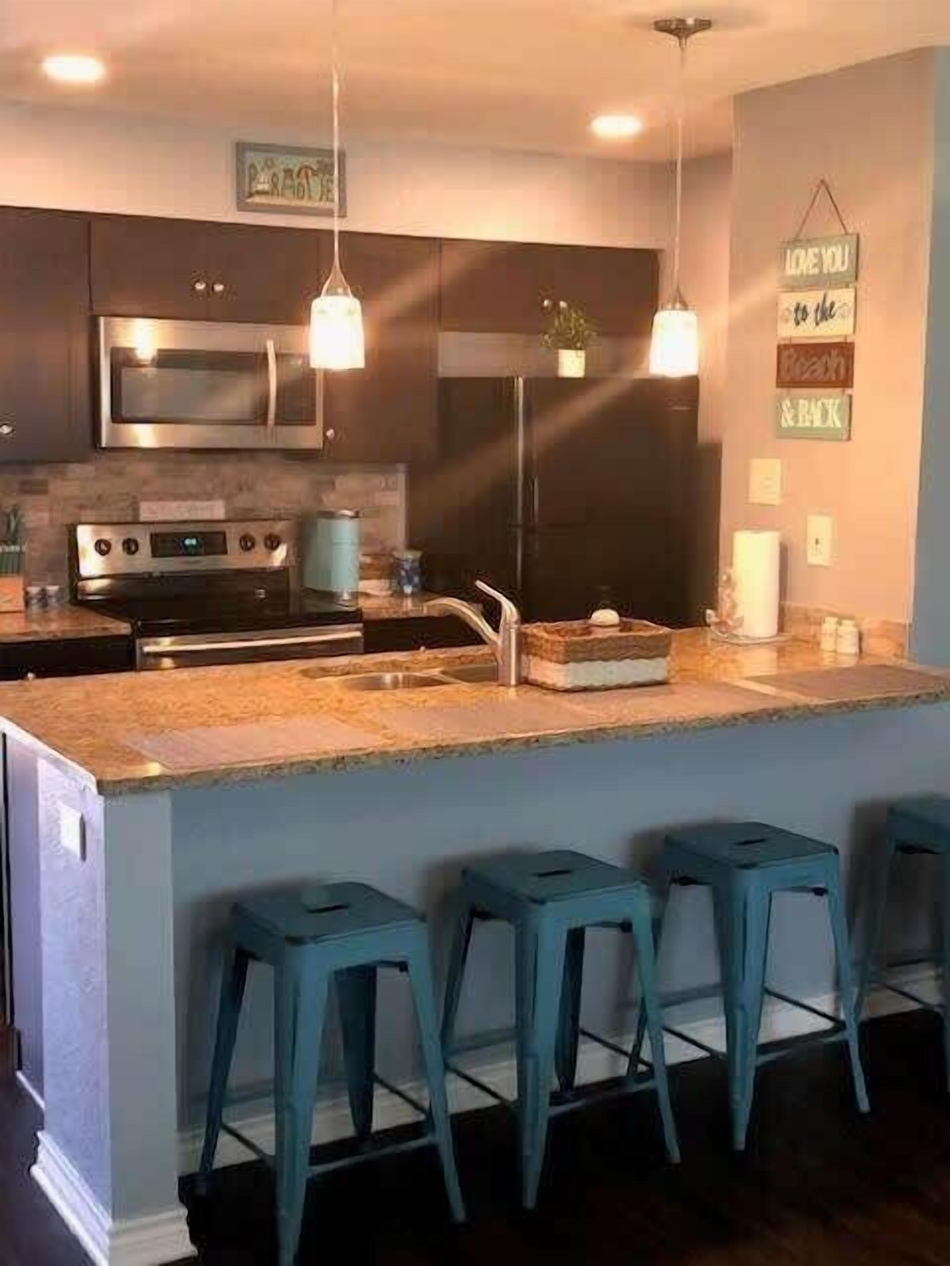 Fridge, microwave, stovetop, dishwasher