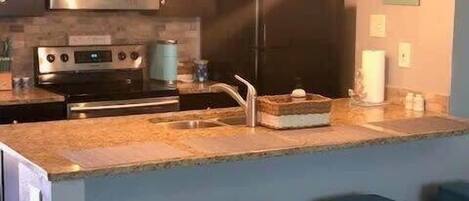 Fridge, microwave, stovetop, dishwasher