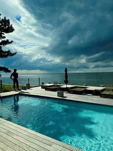 Elegant 6BR/6.5BA Fire Island Pines Retreat, with AC, 5-Min Walk to Harbor