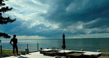 Elegant 6BR/6.5BA Fire Island Pines Retreat, with AC, 5-Min Walk to Harbor