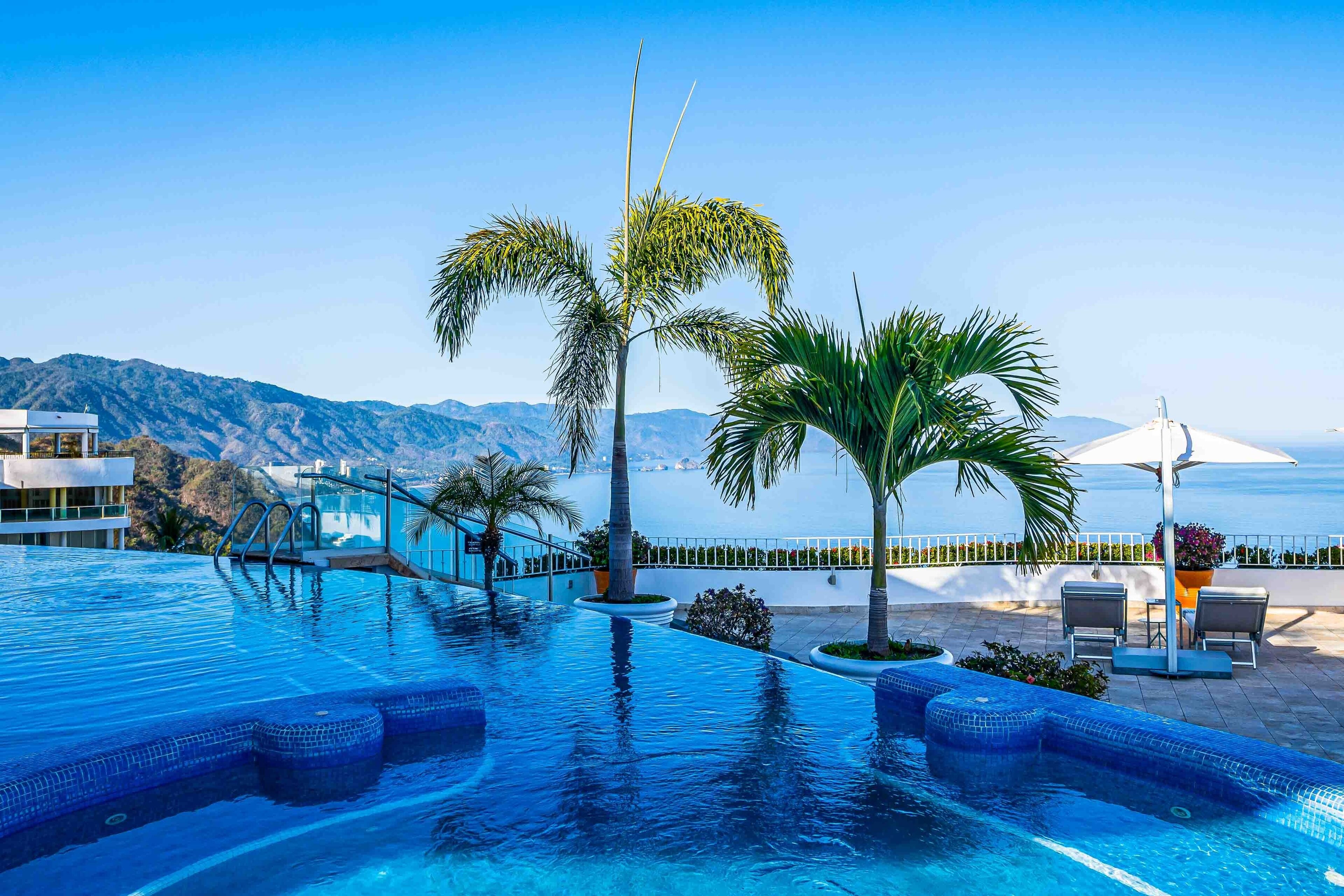 Lämmitetty uima-allas