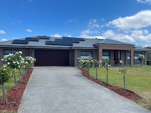 Exterior - Two Williams Estate - Hunter Valley
4 Bedrooms, 2 Bathrooms, Pool Table (Kitchener)