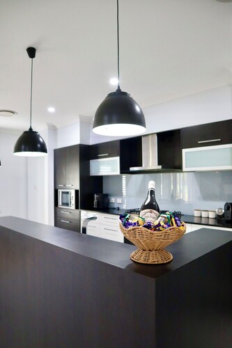 Two Williams Estate - Hunter Valley
4 Bedrooms, 2 Bathrooms, Pool Table