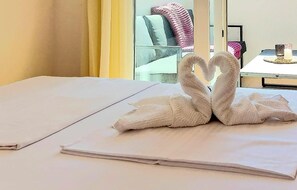 1 bedroom, iron/ironing board, free WiFi - Pet friendly apartment in Okrug Gornji (Okrug Gornji)