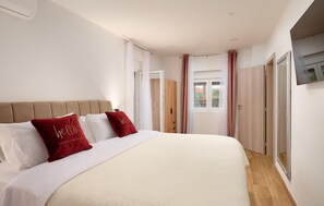 6 Schlafzimmer, Bügeleisen/Bügelbrett, kostenloses WLAN