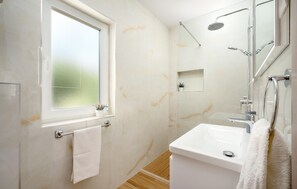 Shower, hair dryer - 6 bedroom gorgeous home in Mastrinka (Mastrinka)