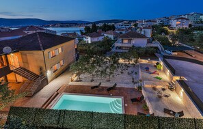 Pool - Cozy apartment in Okrug Gornji with WiFi (Okrug Gornji)