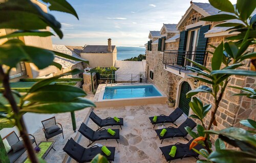 Luxurious home in Baska Voda