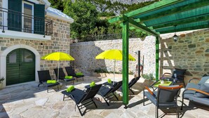Terrace/patio - Amazing home in Baska Voda (Baska Voda)