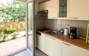 Fridge, microwave, dishwasher, coffee/tea maker - Amazing apartment in Jezera with WiFi (Jezera)