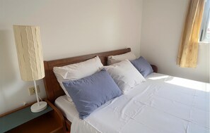 2 bedrooms, free WiFi - Stunning apartment in Jezera with house sea view (Jezera)