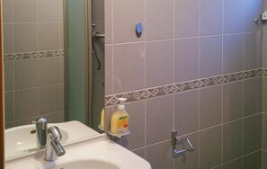 Douche, sèche-cheveux