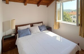 2 bedrooms, free WiFi - Nice apartment in Jezera with house sea view (Jezera)