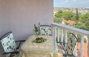 Outdoor dining - Nice apartment in Jezera with house sea view (Jezera)