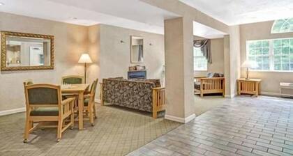 Sturbridge Plaza Hotel