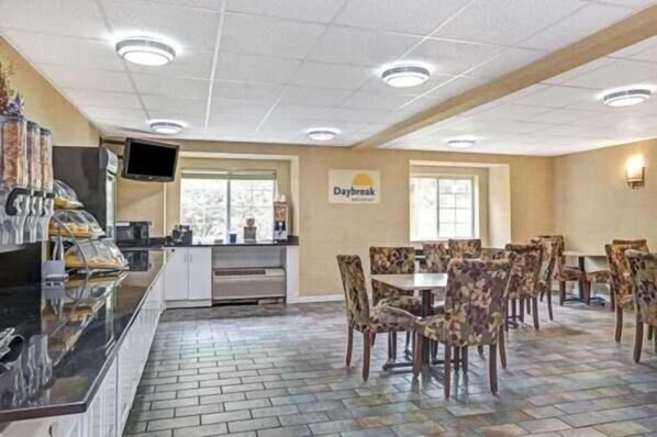 Dining - Sturbridge Plaza Hotel (Sturbridge)