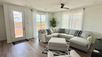 Smart-TV, fotballspill og bordtennis