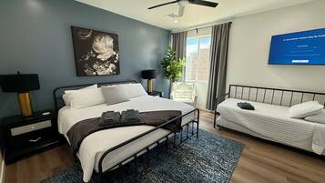 4 slaapkamers, een strijkplank/strijkijzer, gratis wifi, beddengoed