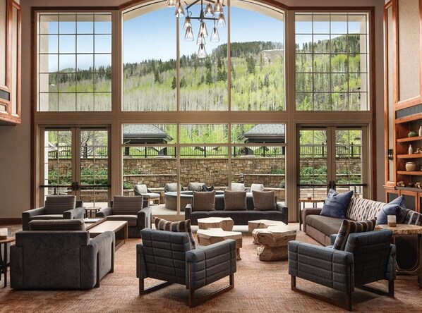 المنشأة من الداخل