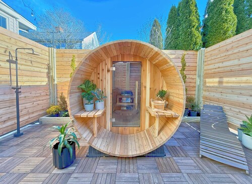 Warren 3BR Retreat: Sauna/Hot Tub | Walk to Dining