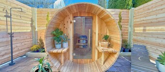 Warren 3BR Retreat: Sauna/Hot Tub | Walk to Dining