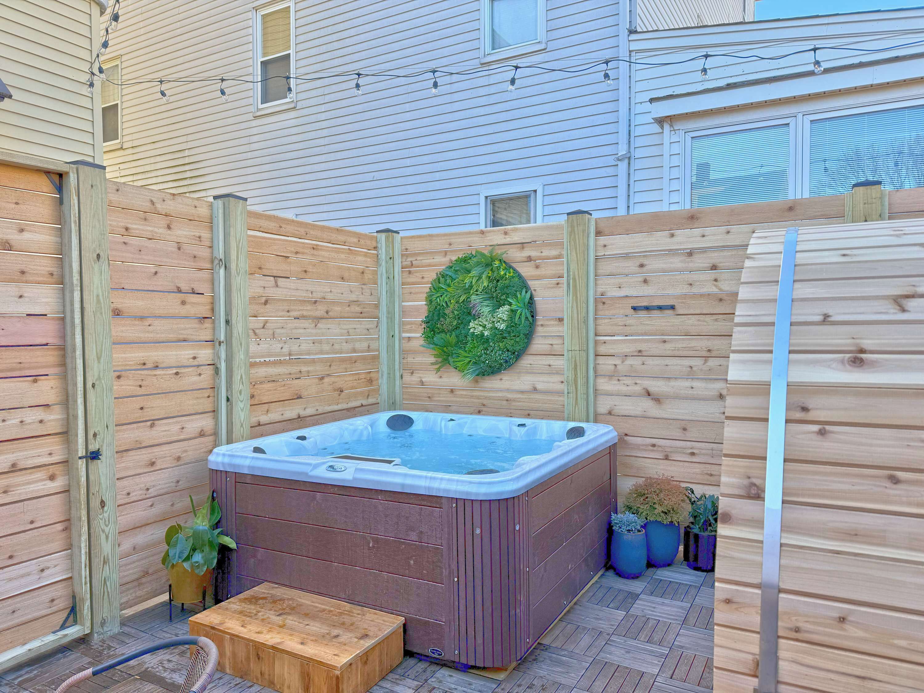 Outdoor spa tub