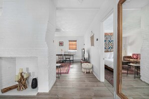 デスク、アイロン / アイロン台、旅行用ベビーベッド、WiFi