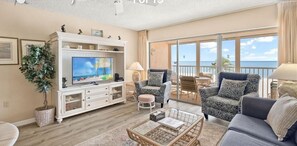 TV - Beach front 2-bedroom condo in Bonita Springs (Bonita Springs)