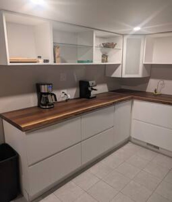 Interior - Cozy Family-Friendly Private Basement Suite (Brampton)