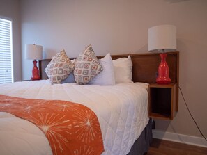 Iron/ironing board, WiFi, bed sheets - River View Deluxe King Suite #7 (Kerrville)