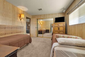 2 bedrooms, free WiFi, bed sheets - Cozy 2-bedroom mobile home in terrific Bombay Beach  with AC (Niland)