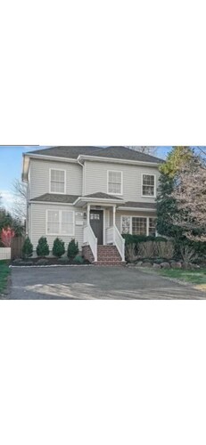 Spacious 4-bedroom house with Central AC in charming Westfield