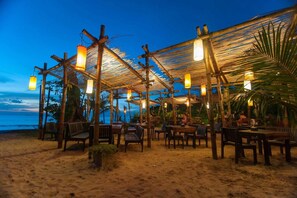 Outdoor dining - Lalaanta Hideaway Resort (Ko Lanta)