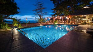 รูปภาพที่ไม่ได้จัดประเภท, 2 จาก 27, ปุ่ม