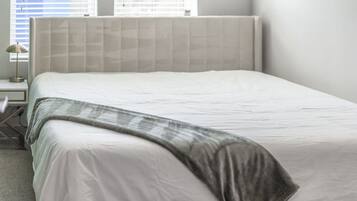 1 slaapkamer, een bureau, wifi, beddengoed