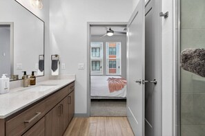 1 habitación, escritorio, wifi y ropa de cama 